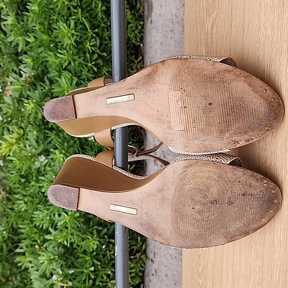 Louise et Cie Ankle Strap Gold Leather Wedge Sandals Size 11 - Picture 9 of 11